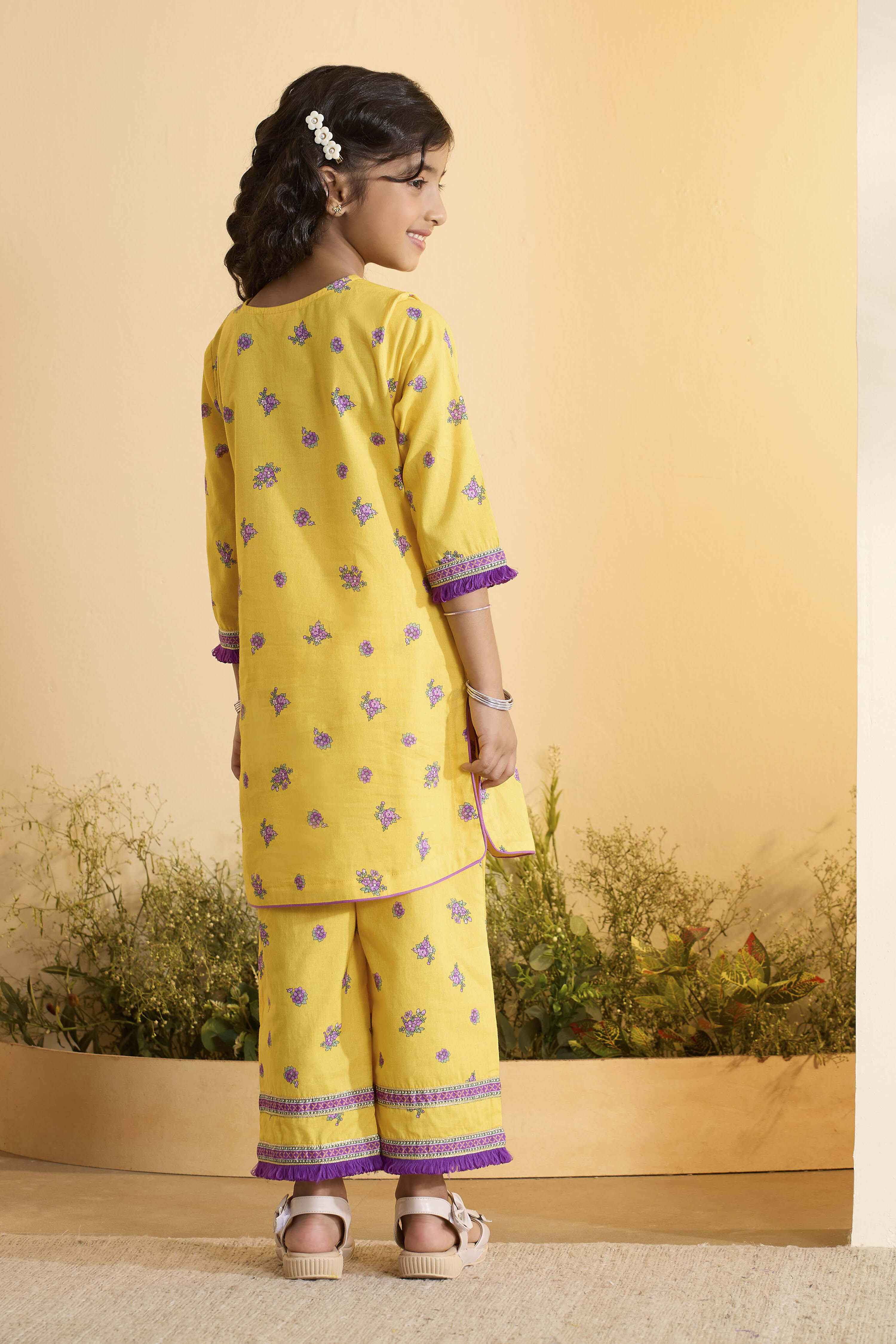 Yellow Cotton Floral Straight Kurta Set image number 4