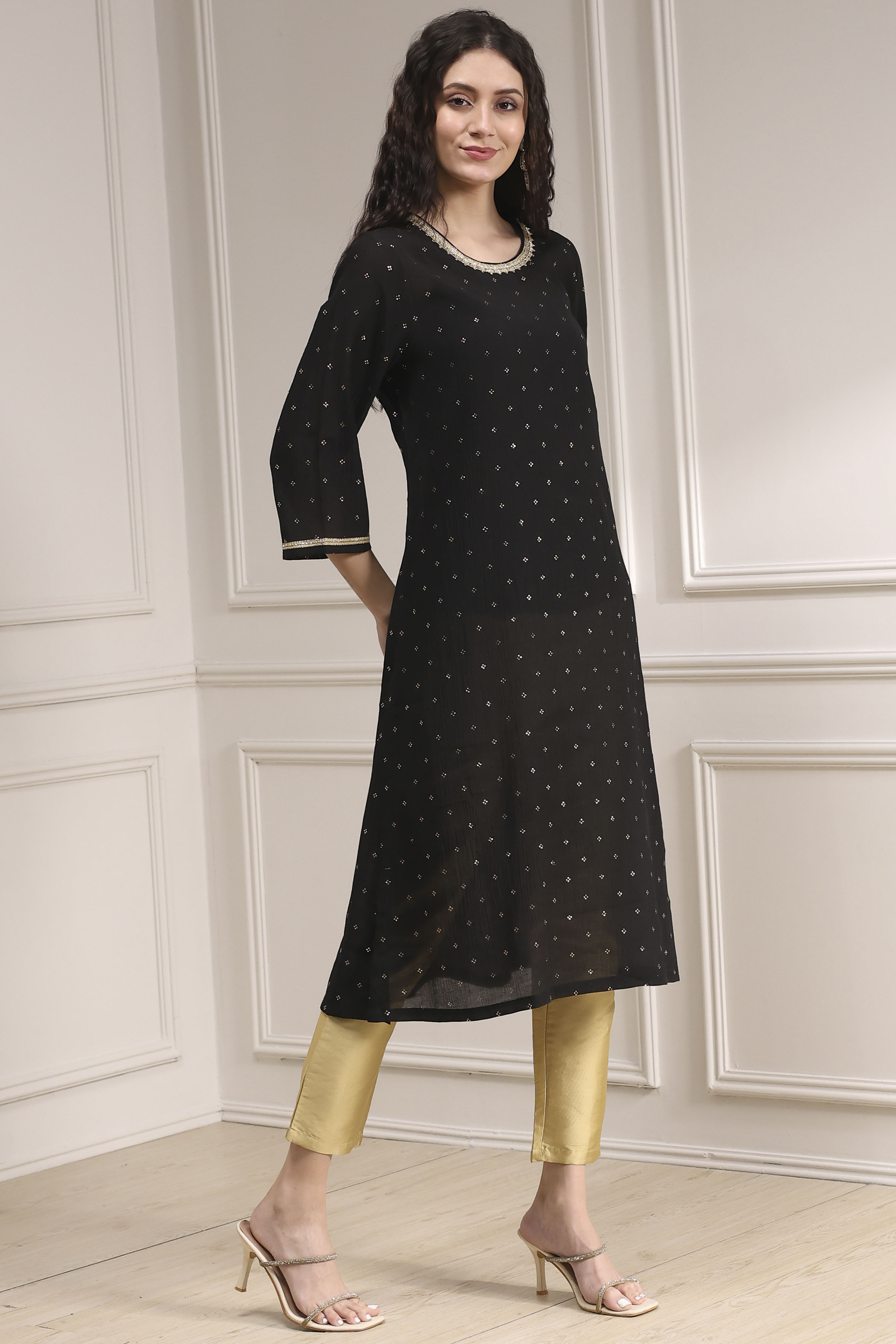 Black Metallic Pattern Straight Kurta image number 4
