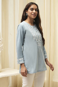 Blue Cotton Embroidered Straight Short Kurta image number 4