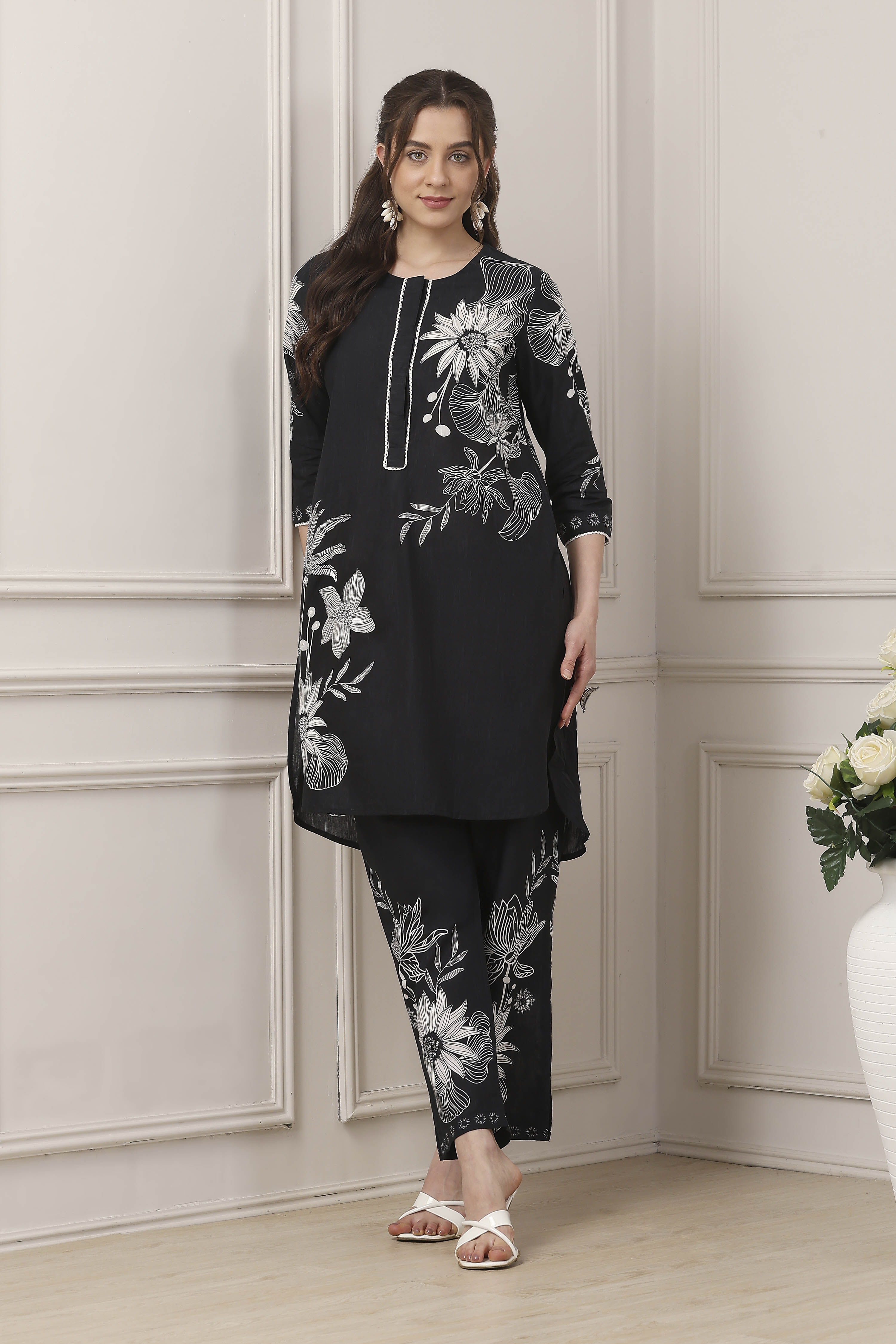 Black Cotton Floral Placement Straight Suit Set image number 0