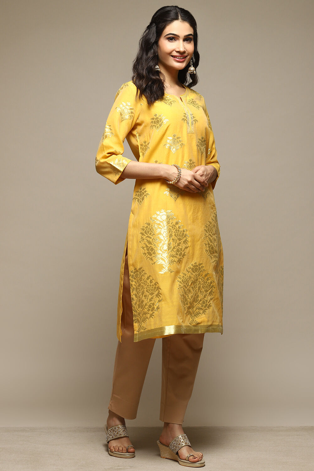Yellow Cotton Blend Straight Yarndyed Kurta image number 4