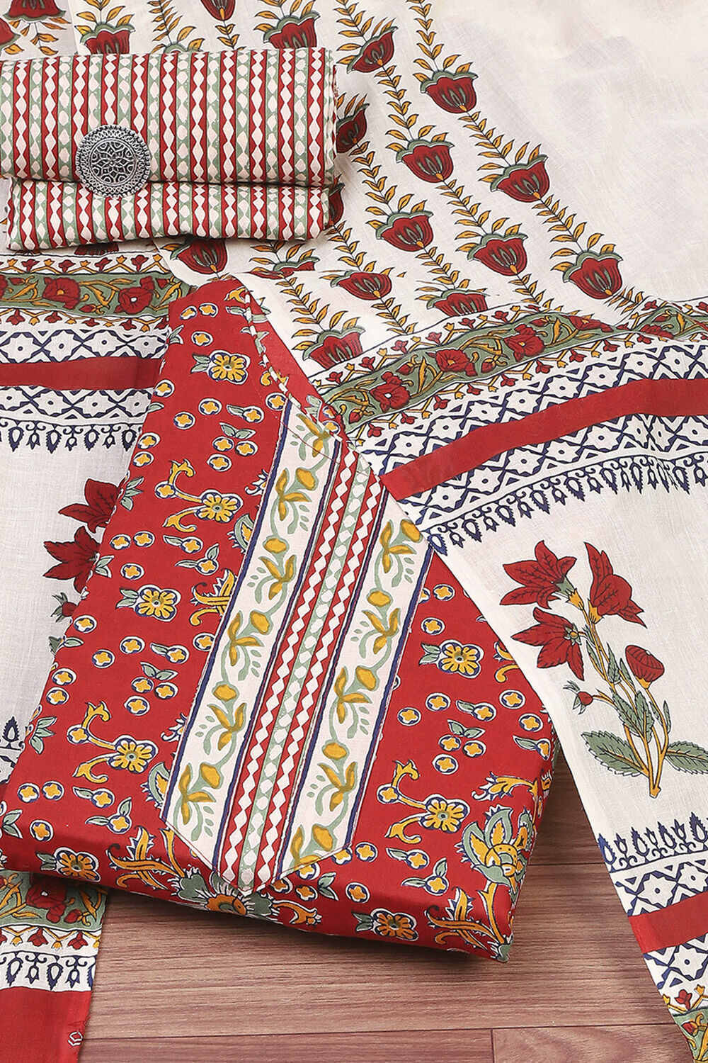 Red Cotton Screen Print Unstitched Suit Set image number 0