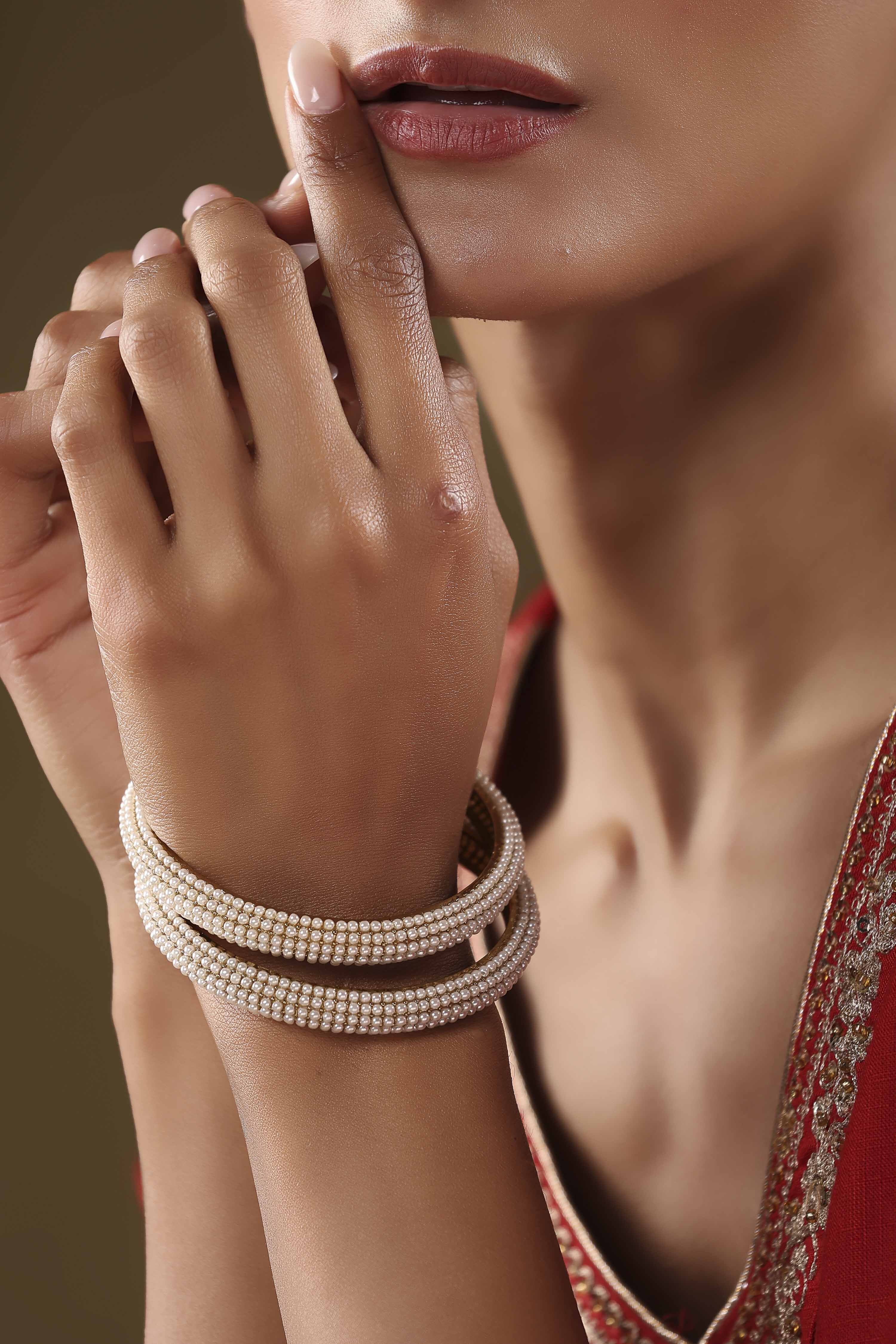 Pearl Alloy Bangle image number 1