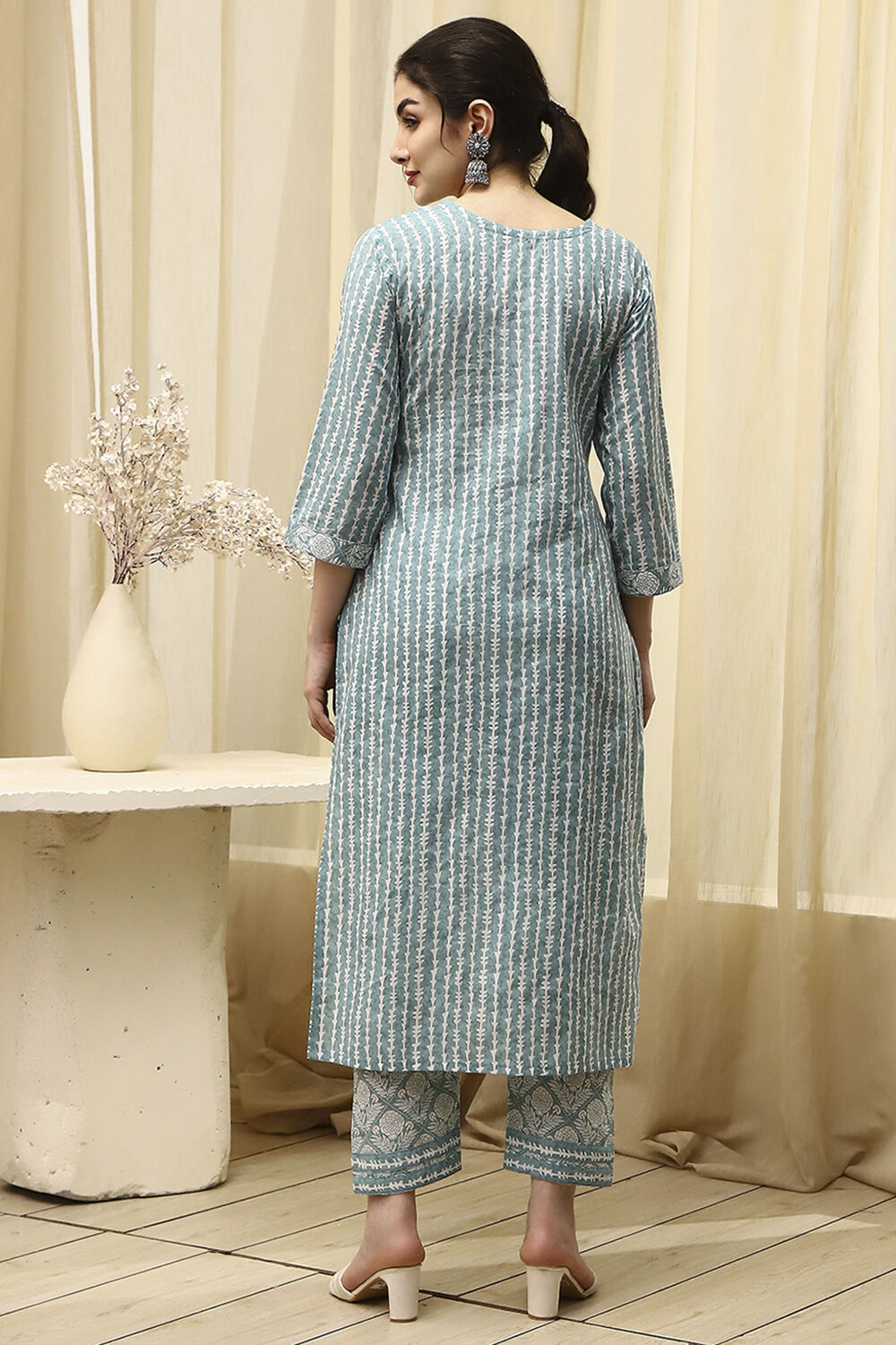 Grey Cotton Printed Unstitched Suit Set image number 5