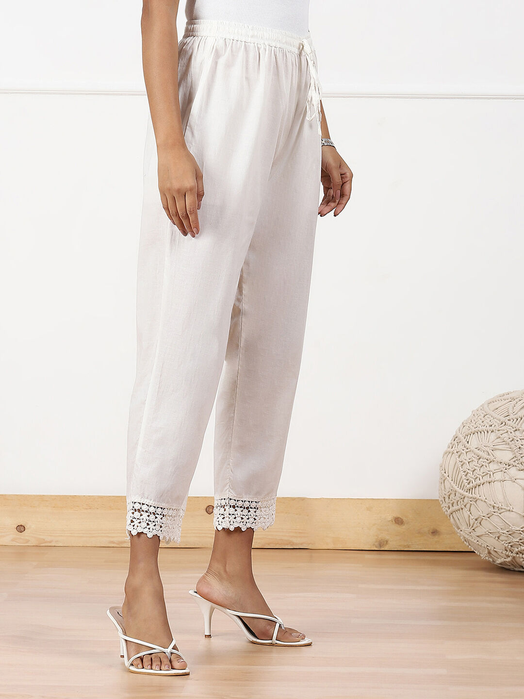 White Regular Cotton Pants image number 3