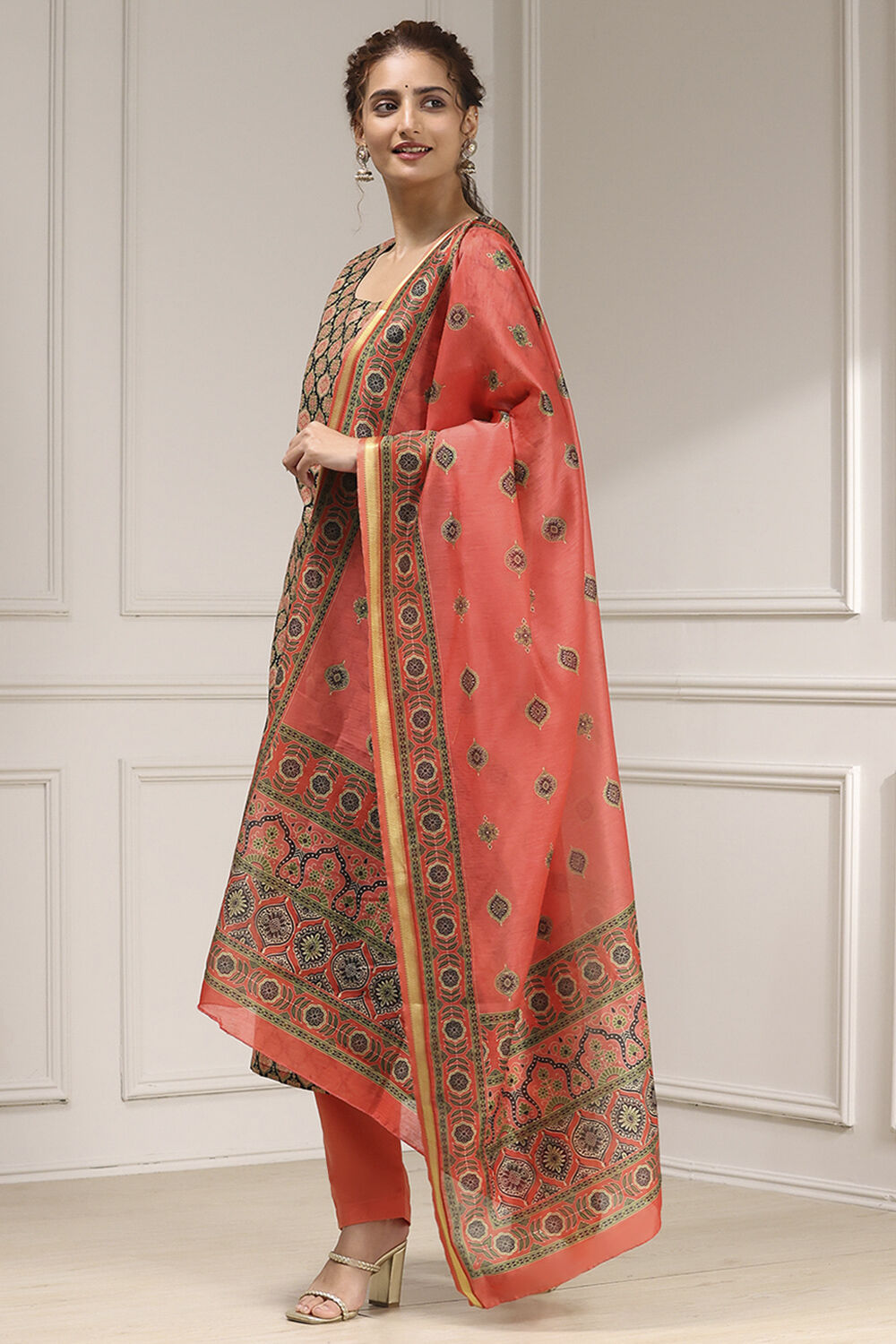 Black Viscose Rayon Digital Print Unstitched Suit Set image number 4