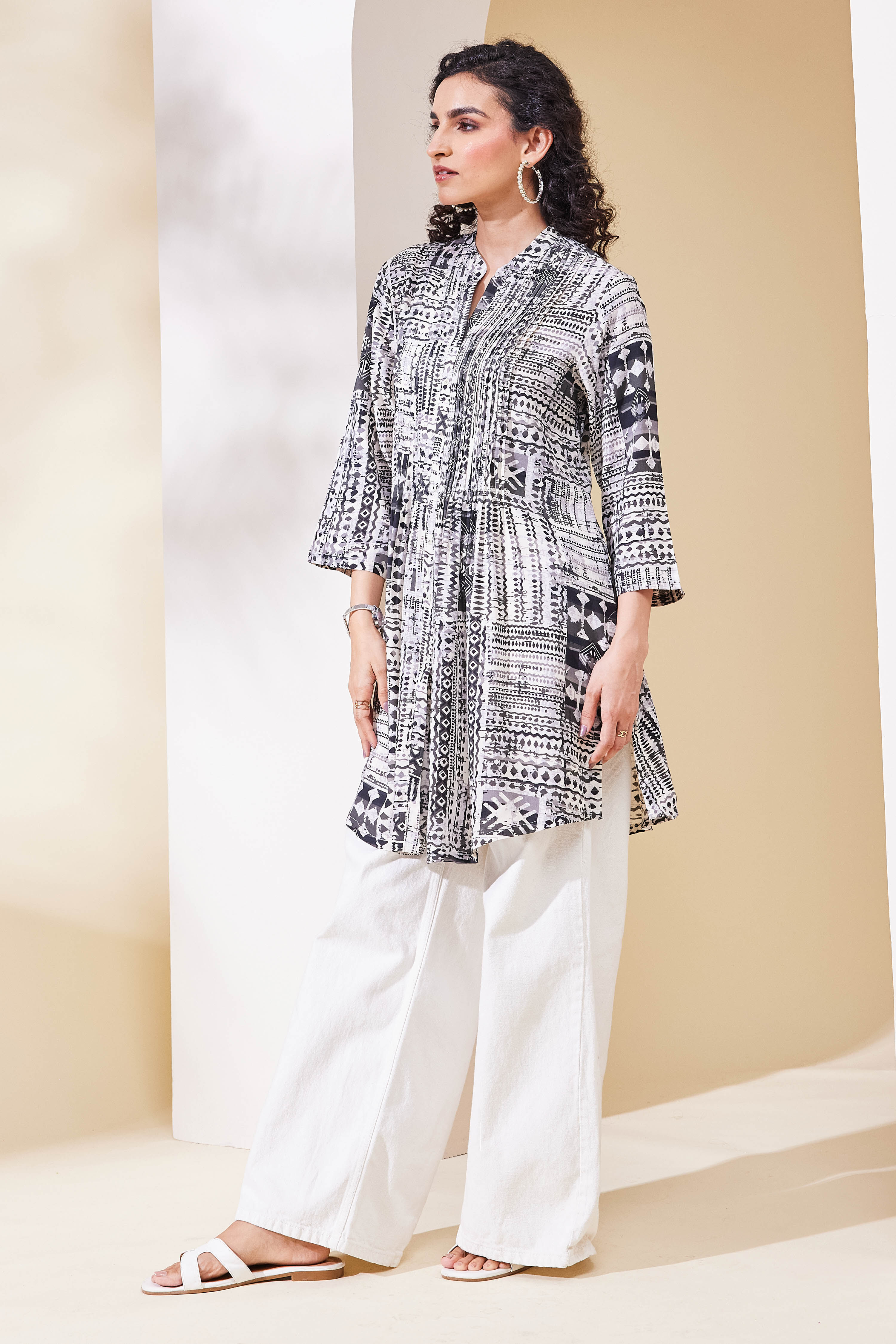 Black Viscose Rayon Straight Kurta image number 2