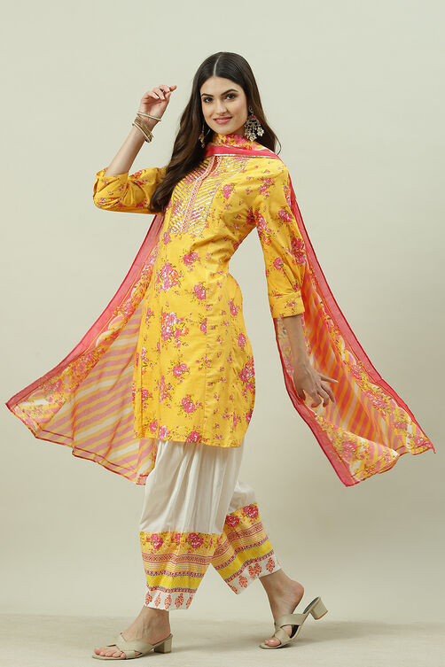 Yellow Cotton Straight Kurta Salwar Suit Set image number 5