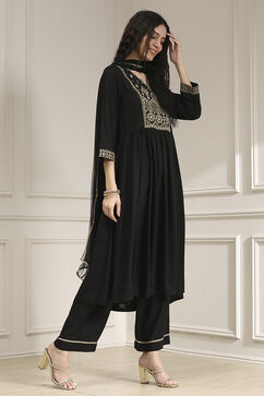Black Embroidered Gathered Suit Set image number 5