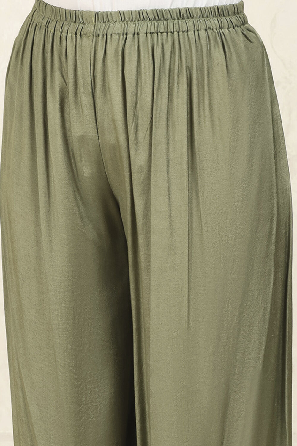 Green Chanderi Hand Embroidered Unstitched Suit Set image number 3