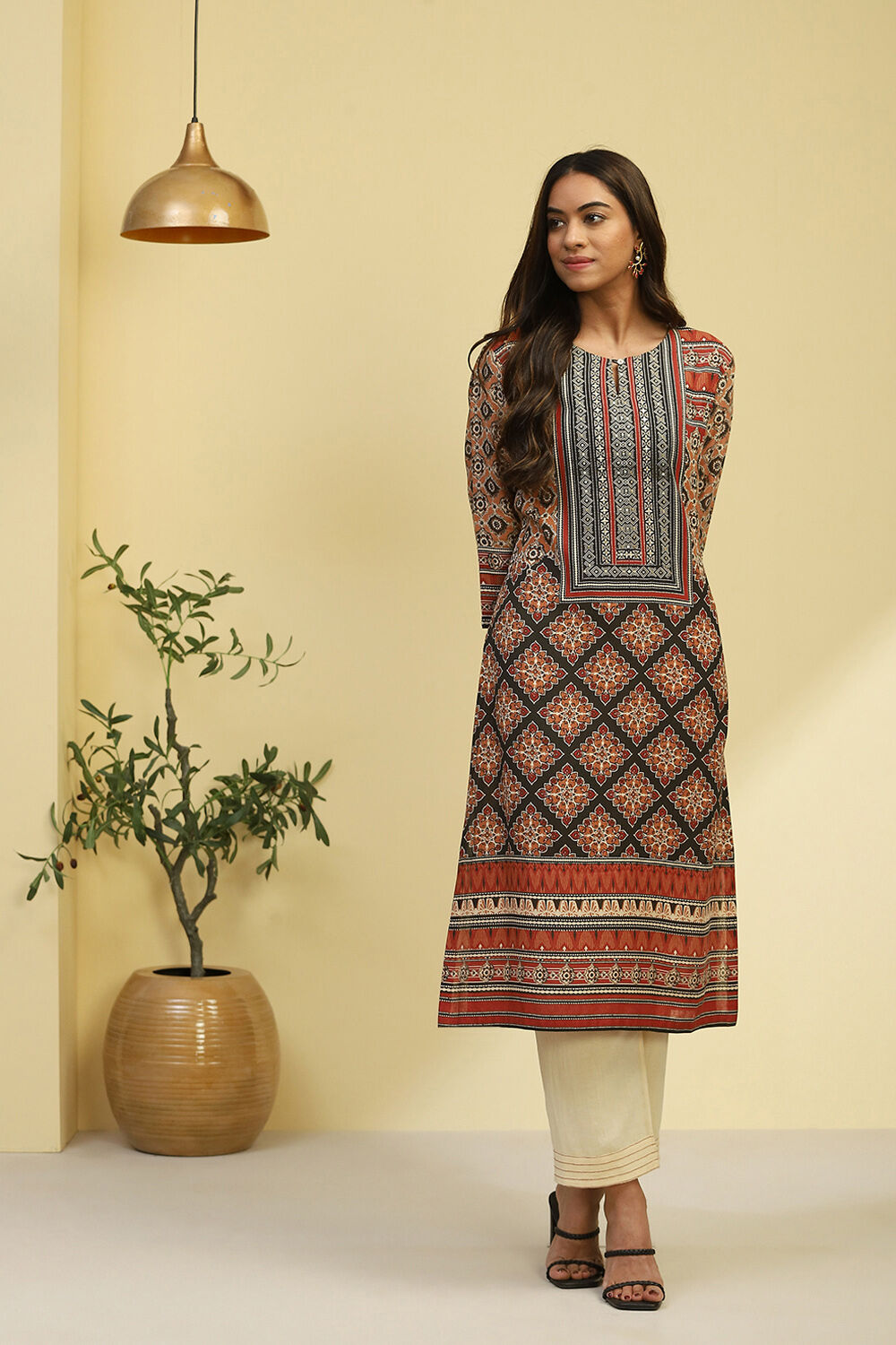 Brown Ethnic Motifs Printed Straight Kurta image number 0