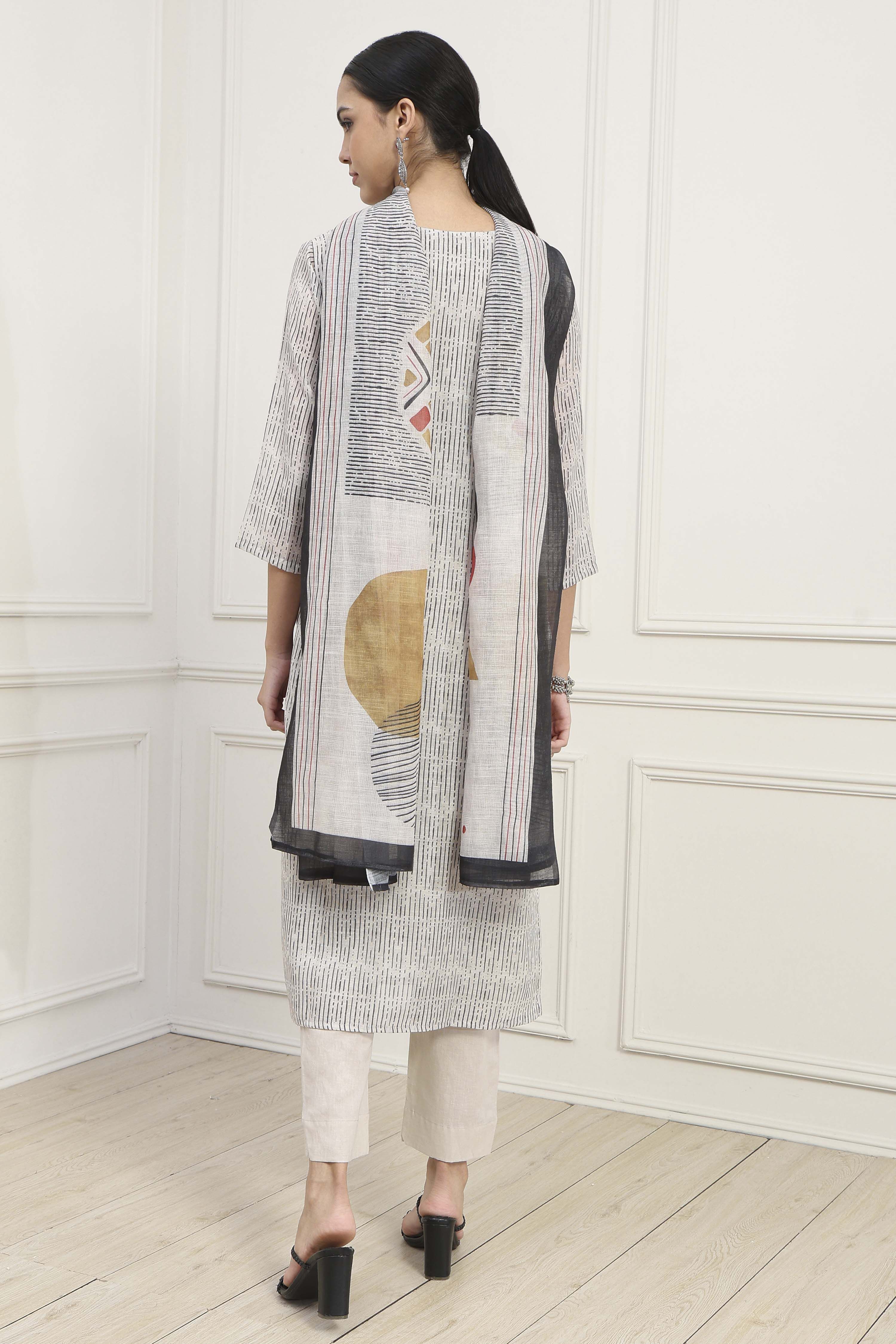 Off White Linen Blend Printed Unstitched Suit Set image number 5