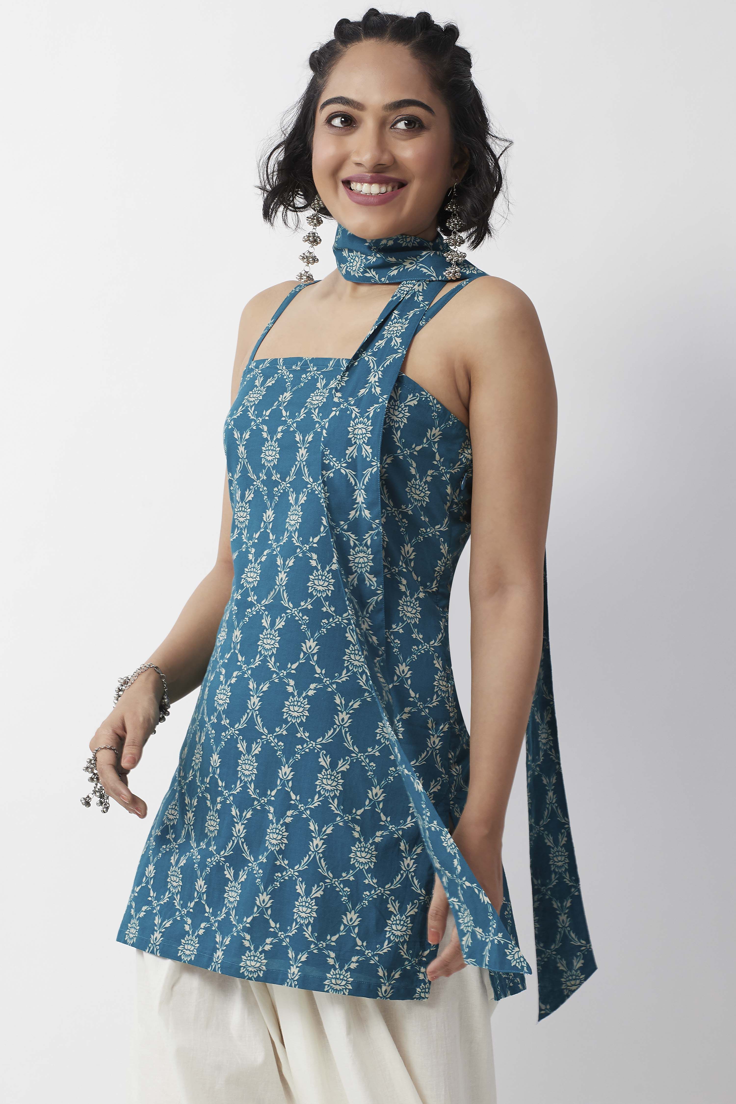 Teal Cotton Floral Printed Kurti with Tie image number 3