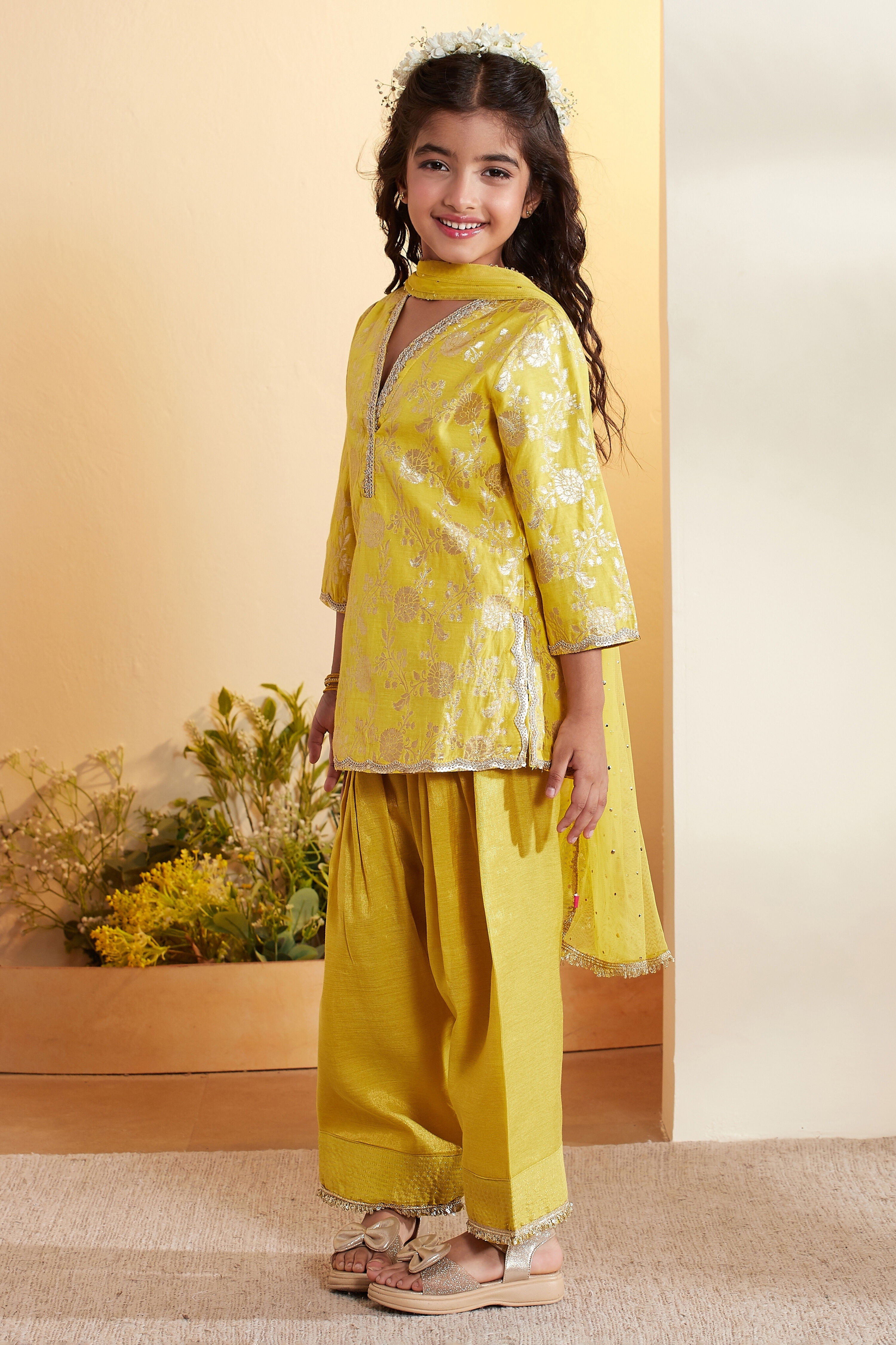 Yellow Floral Motifs Yarndyed Straight Kurta Set image number 3