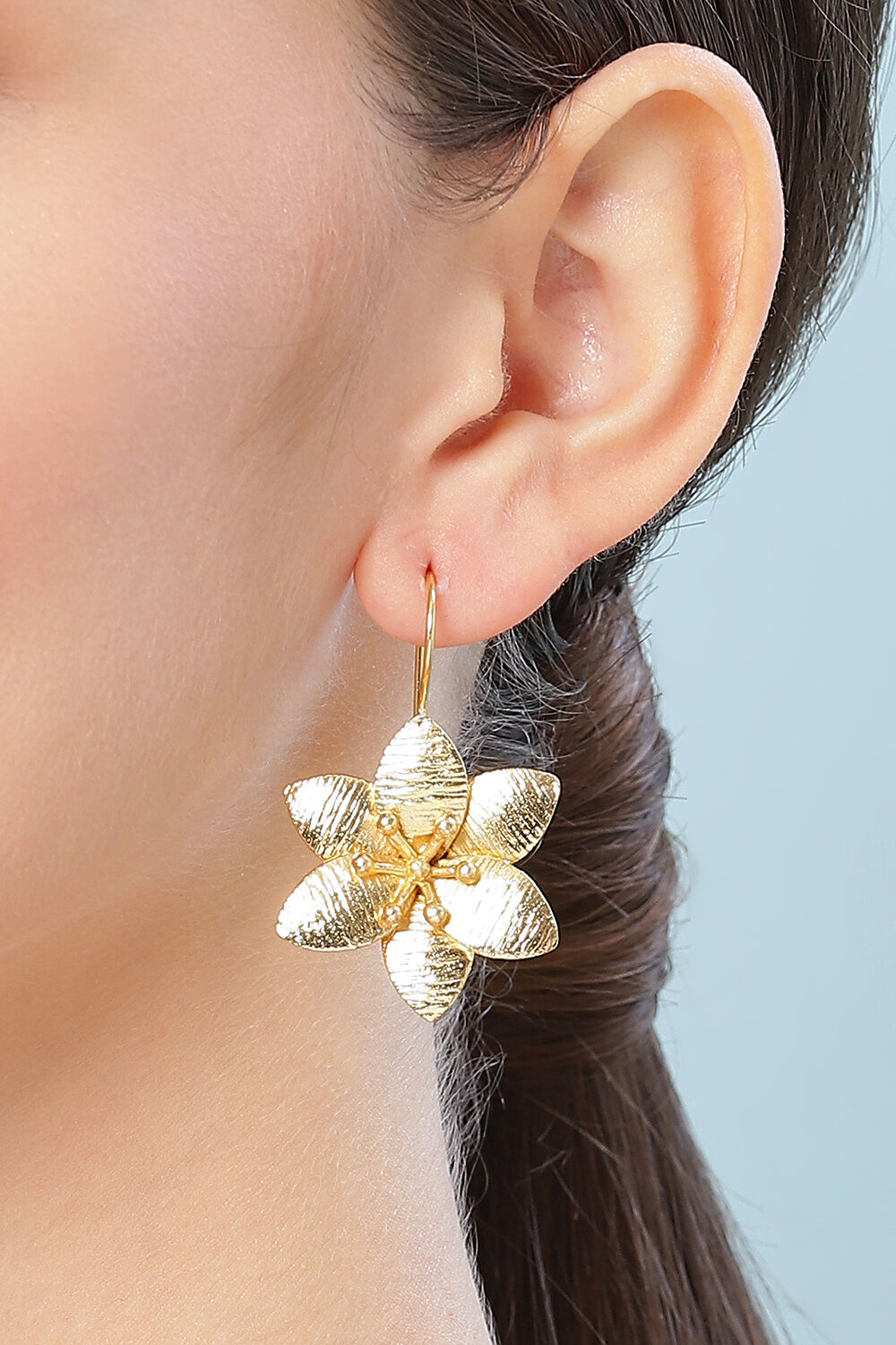Gold Flower Studs image number 1