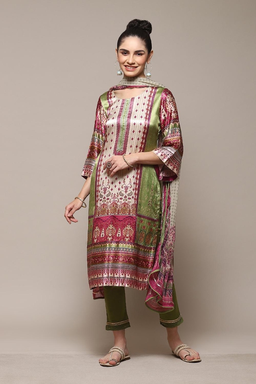 Green Silk Straight Kurta Slim Pant Suit Set image number 7