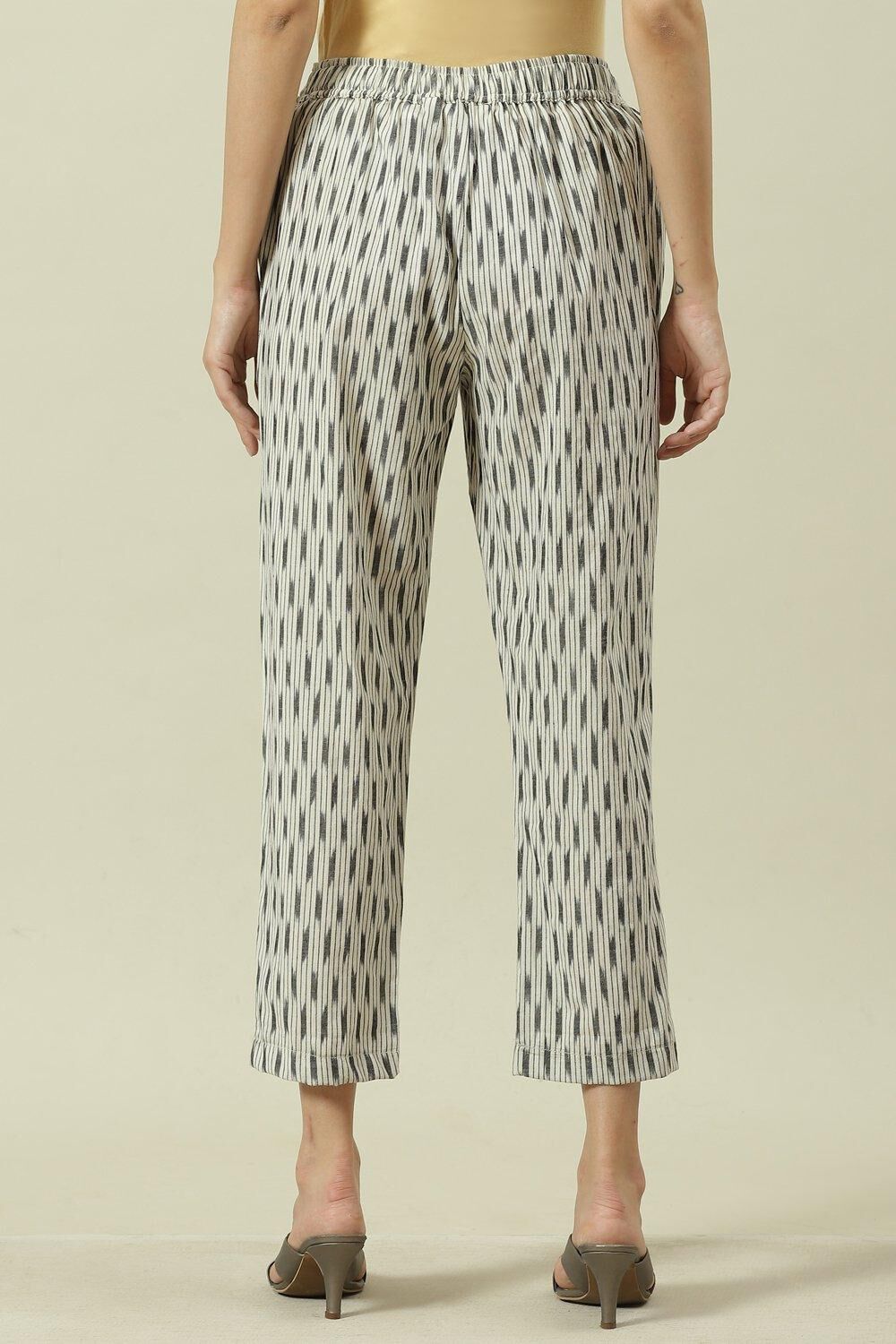 Off White Cotton Narrow Pant image number 4