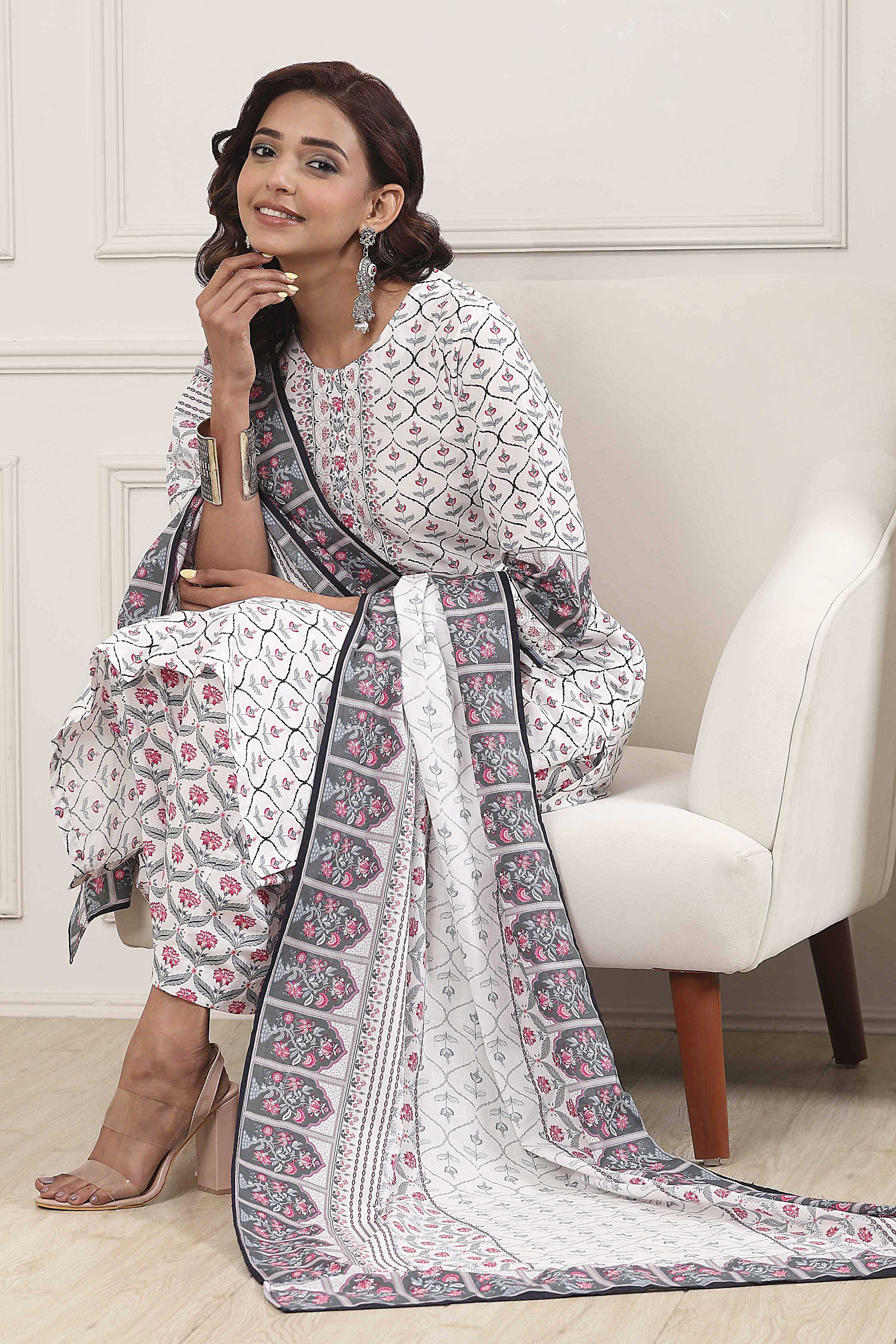 Grey Cotton Printed Straight Suit Set image number 0