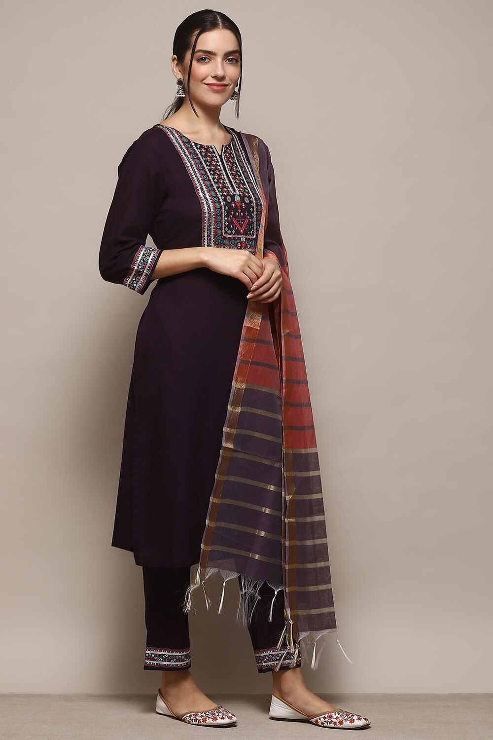 Beige Rayon flax Narrow Kurta Pant Suit Set image number 6