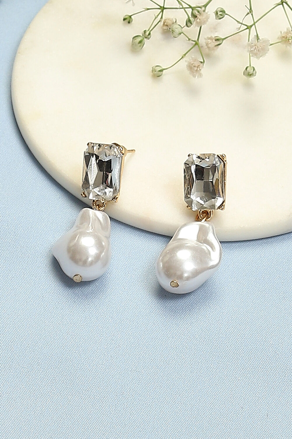 White Alloy Earrings image number 0