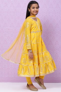 Yellow Cotton Girls Straight Kurta Churidar Suit Set image number 6