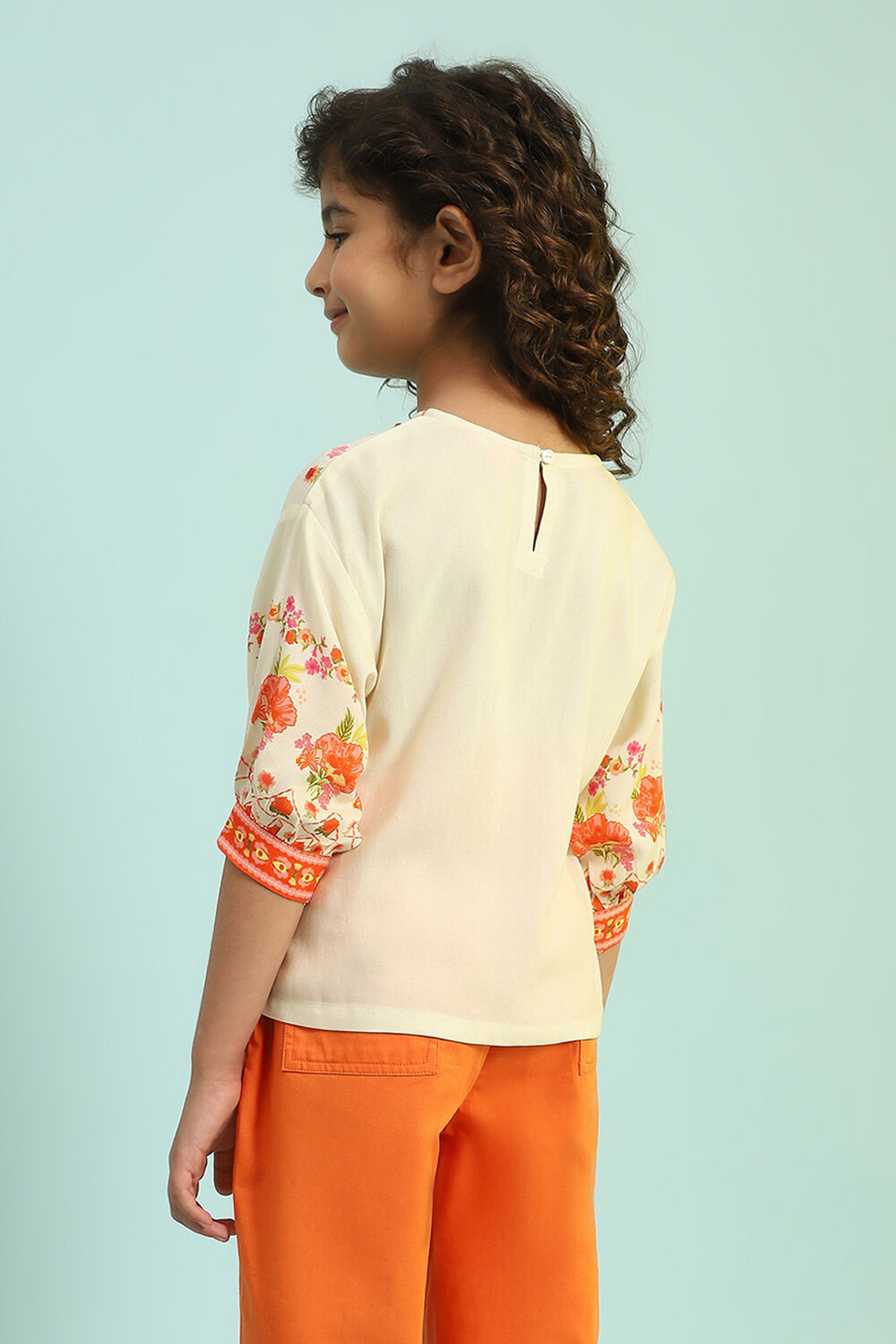 Off-White Floral Printed Top image number 3