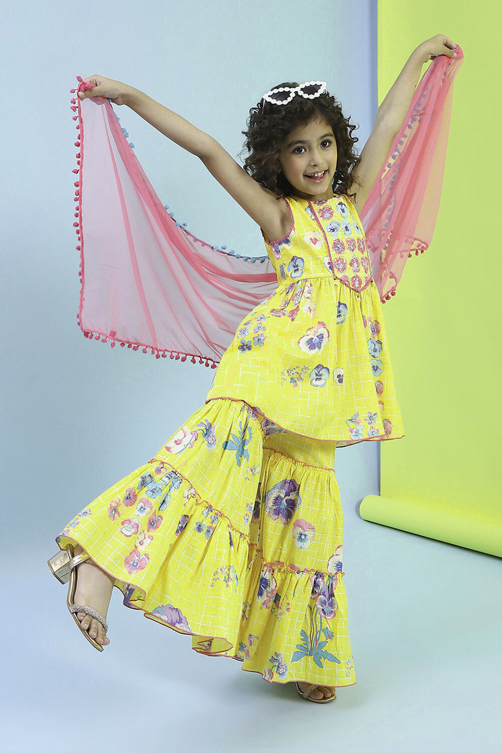 Yellow Cotton Peplum Gathered Suit Set image number 7