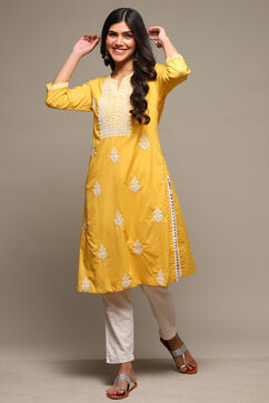 Yellow Cotton Straight Embroidred Kurta image number 0