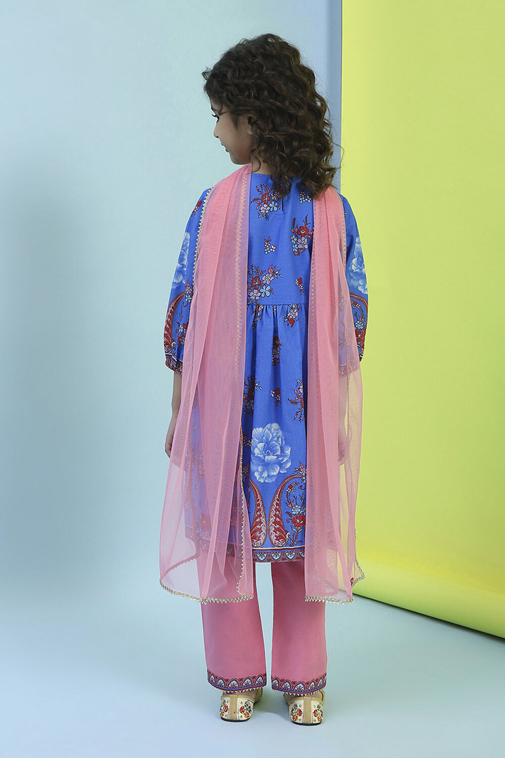 Blue and Pink Cotton Printed Straight Suit Set image number 4