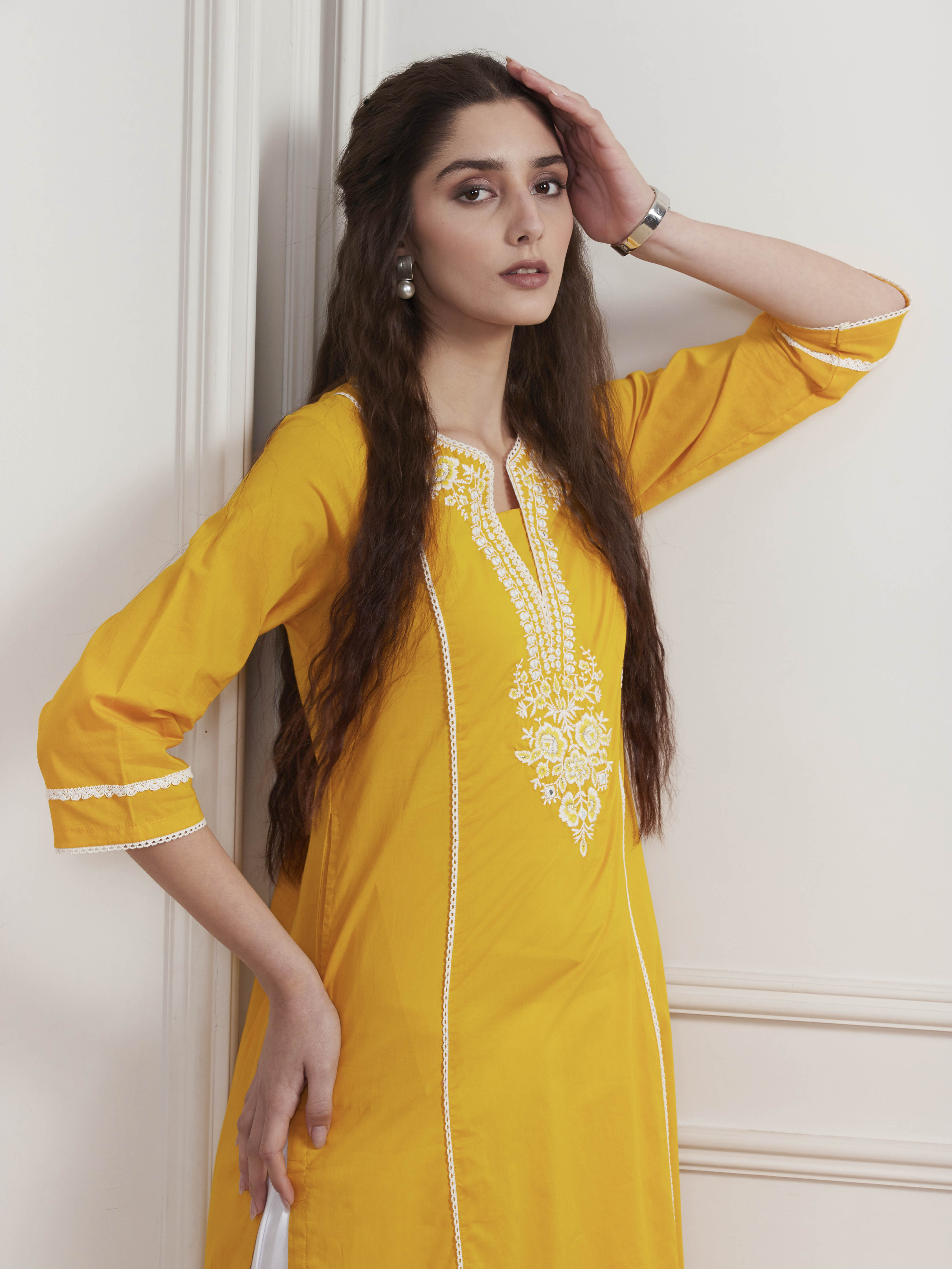 Yellow Cotton Solid Straight Kurta image number 5