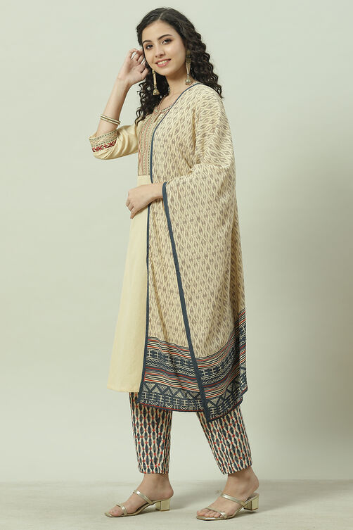 Beige Straight Kurta Regular Pants Suit Set image number 5