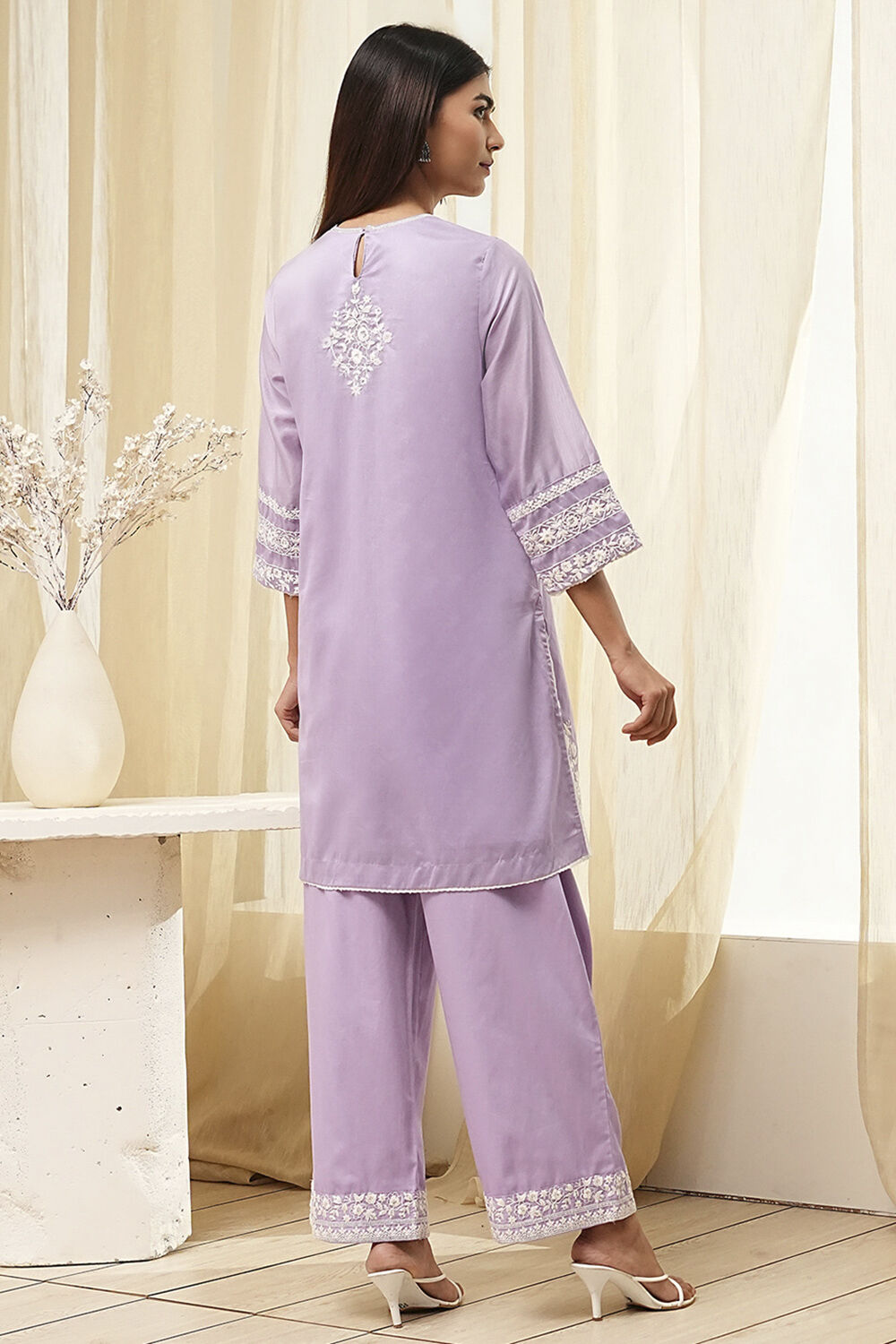 Lavender Cotton Silk Embroidered Straight Suit Set image number 4