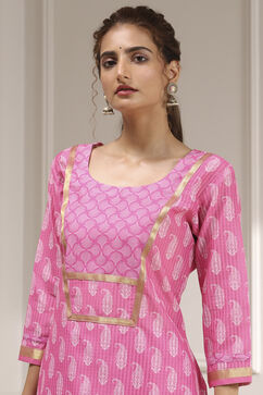Pink Cotton Digital Print Unstitched Suit Set image number 2