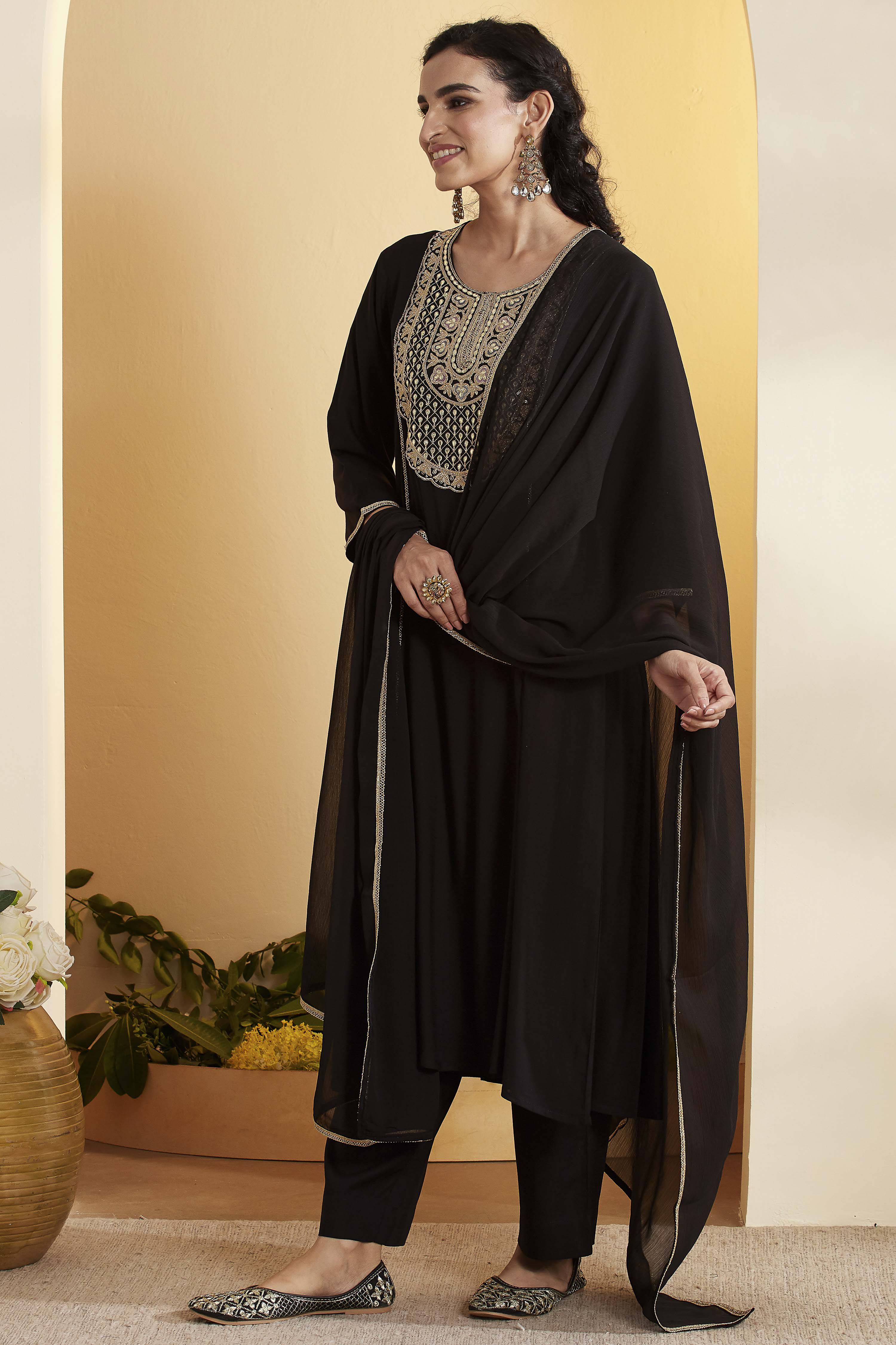 Black Viscose Rayon Solid Suit Set image number 3