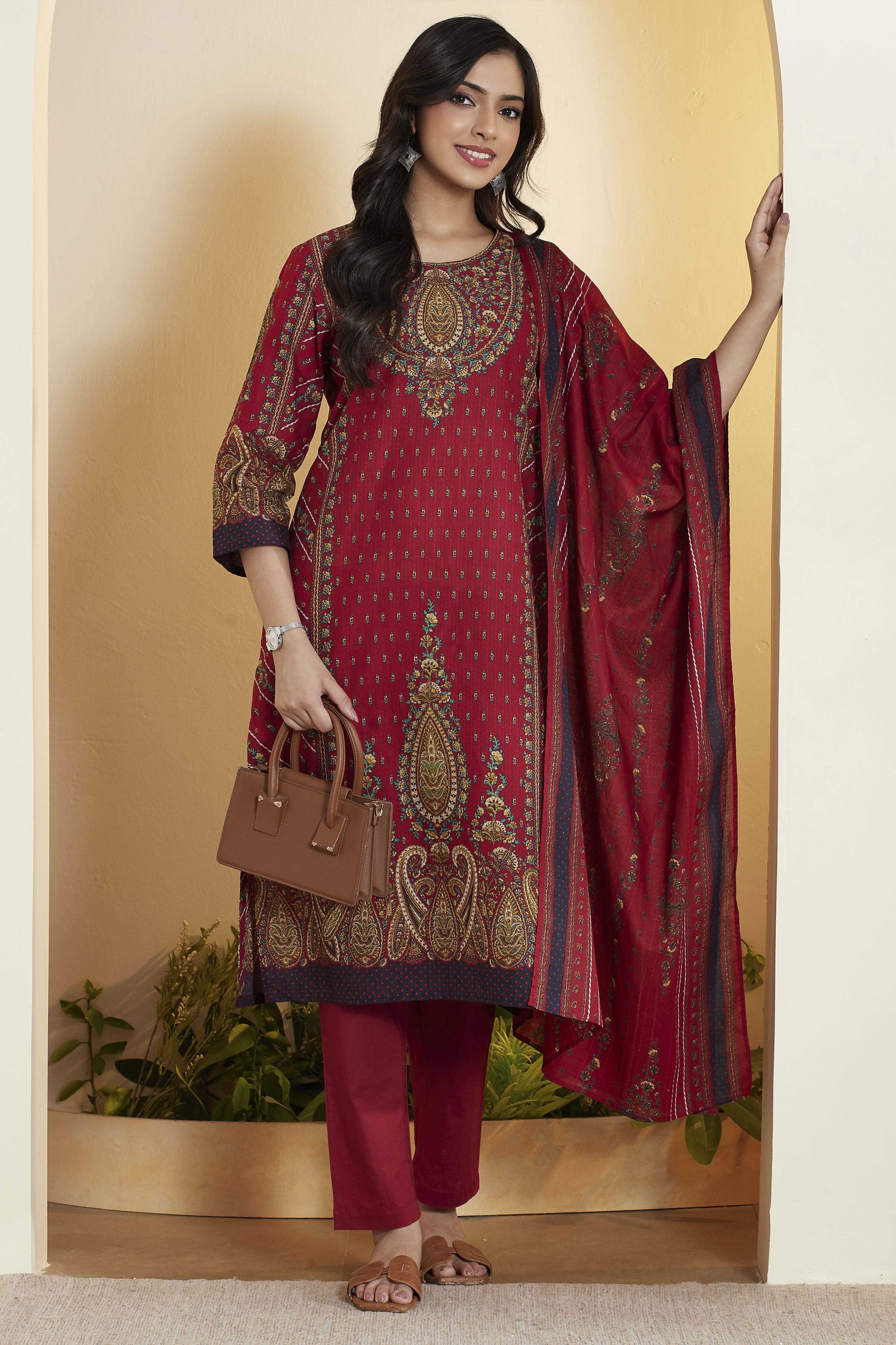 Red Cotton Straight Suit Set image number 0