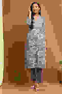 Purple Printed Straight Winter wear Kurta Set image number 6