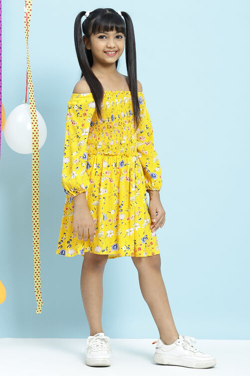 Yellow Straight Rayon Printed Dress image number 4