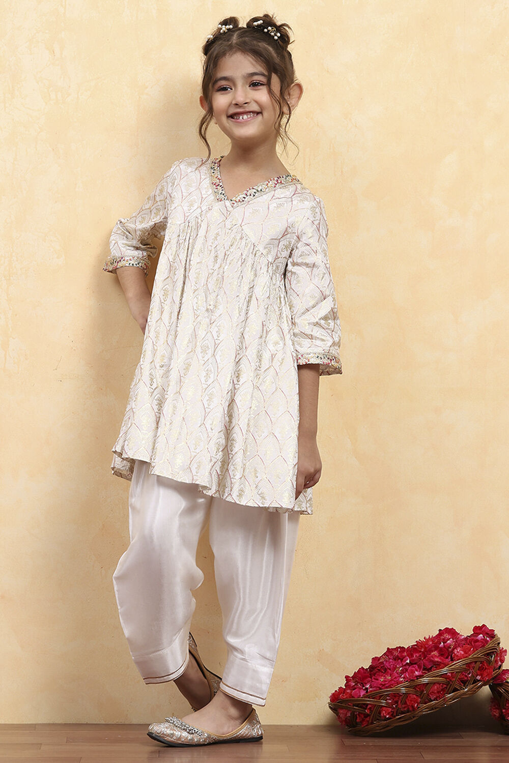 White Viscose Rayon Printed Anarkali Kurta Pants Set image number 0