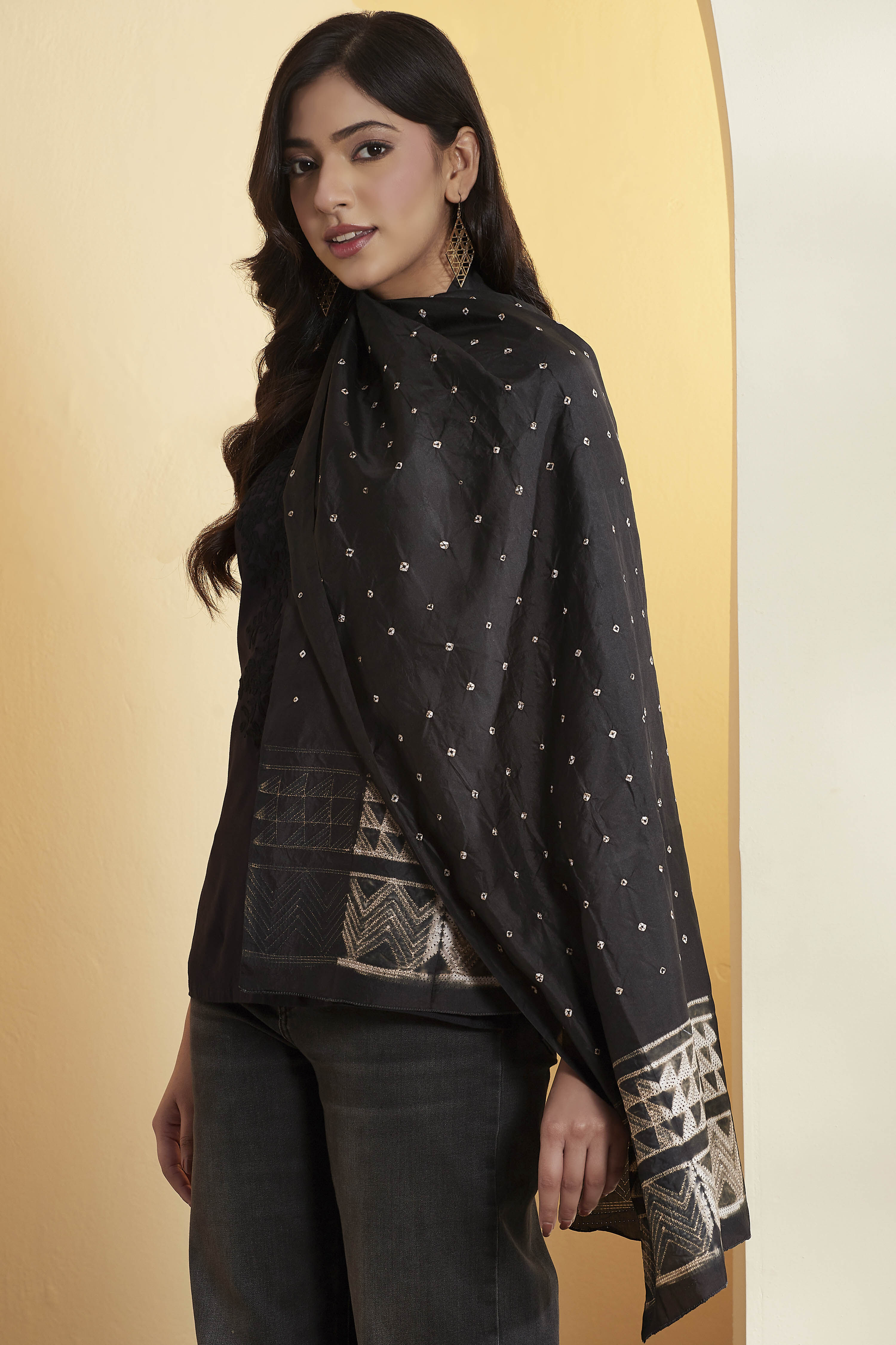 Black Mulberry Silk Bandhani Printed Stole image number 2