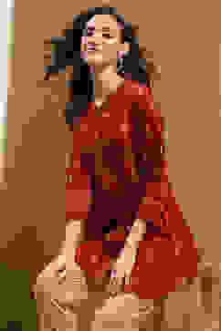 Maroon Floral Printed Gathered Short Kurta image number 6