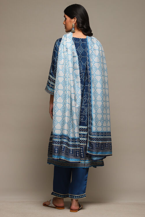 Earthy Green Viscose Straight Kurta Pants Suit Set image number 4