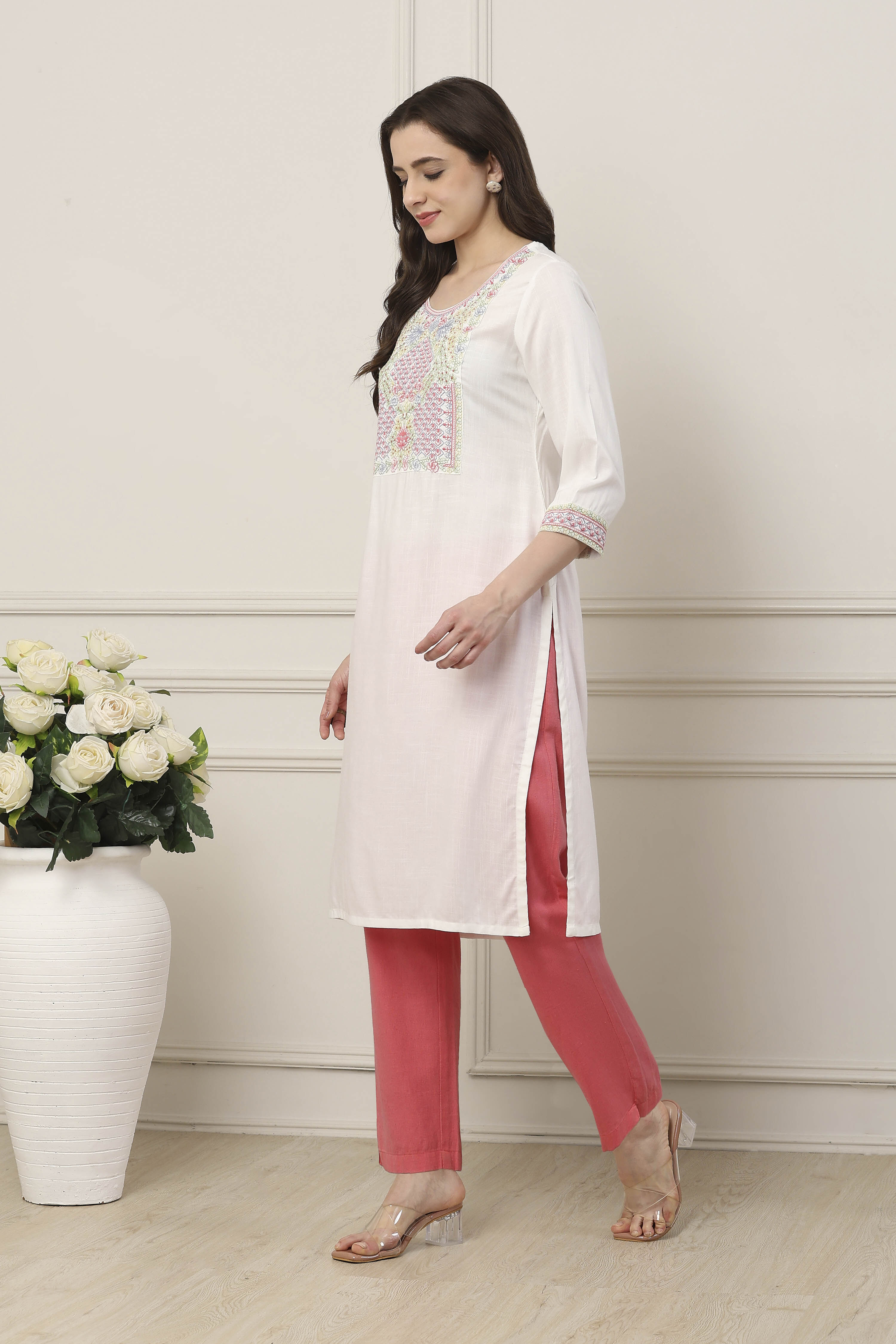 White Embroidered Yoke Design Straight Kurta image number 2