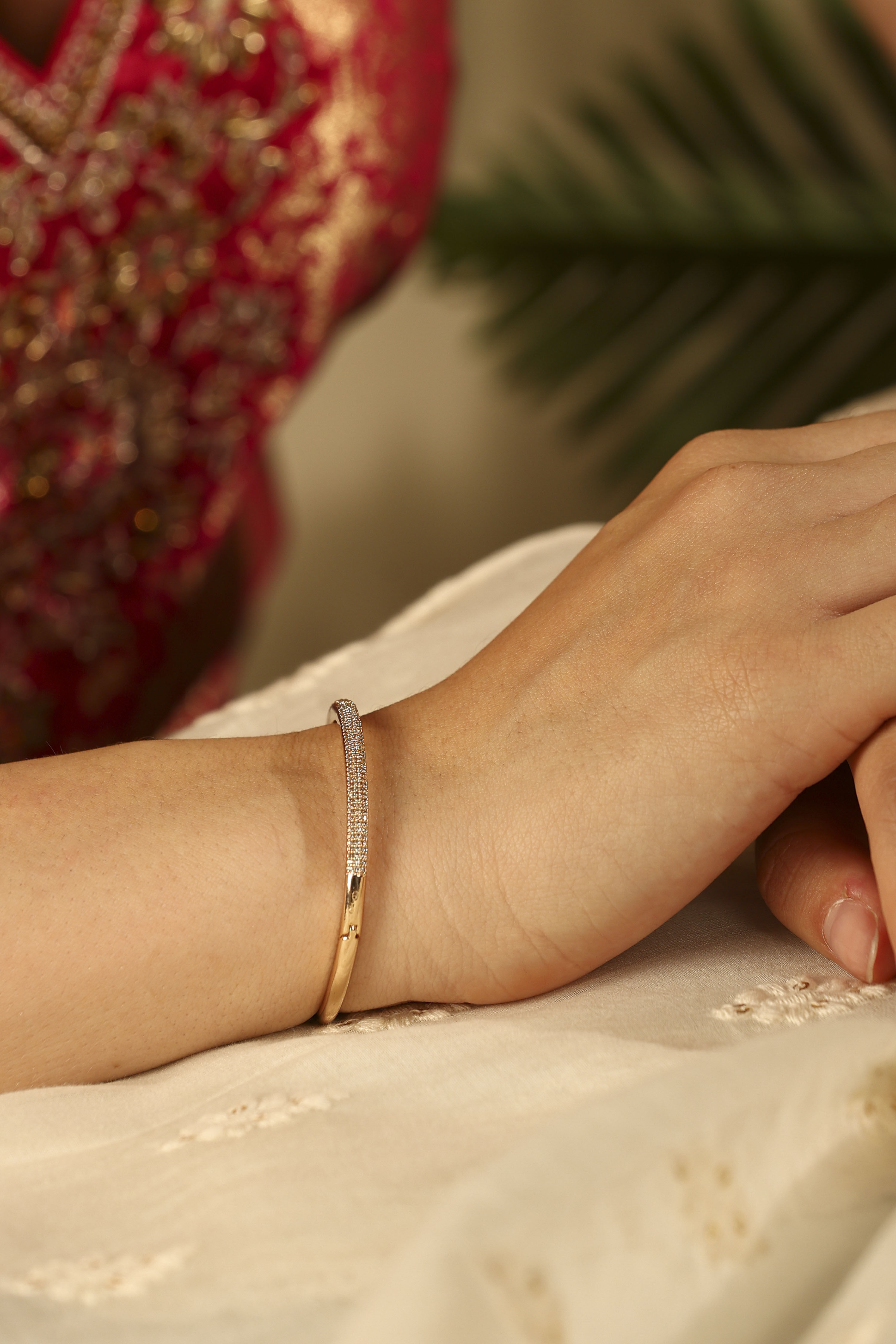 White Plastic Bracelet image number 1