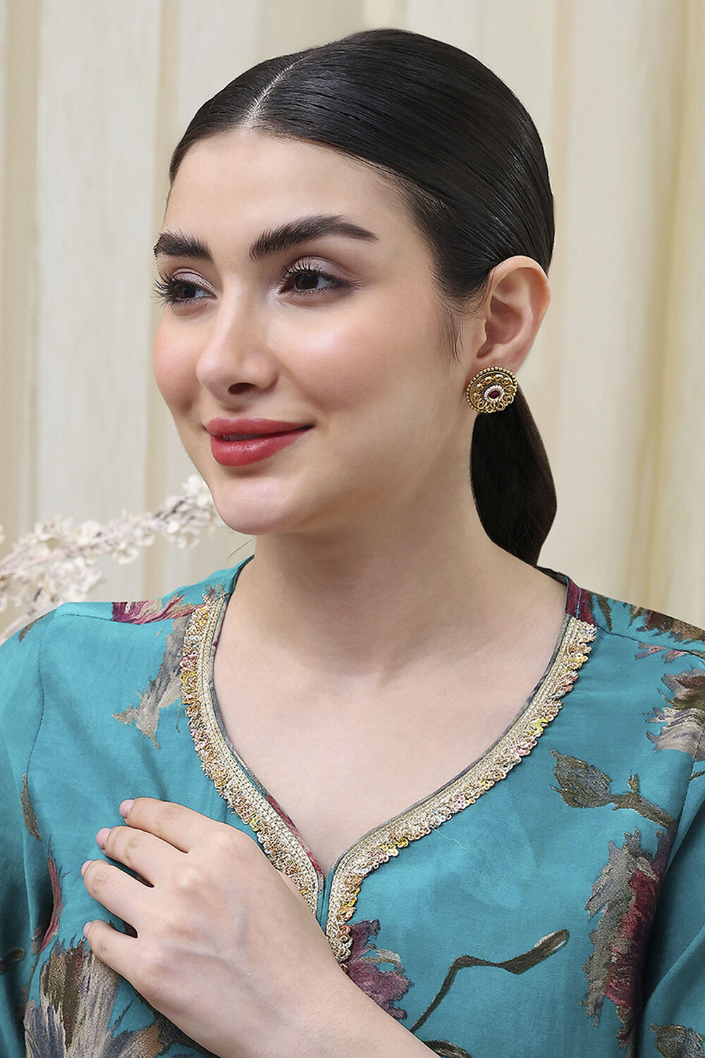 Red Alloy Studs image number 3