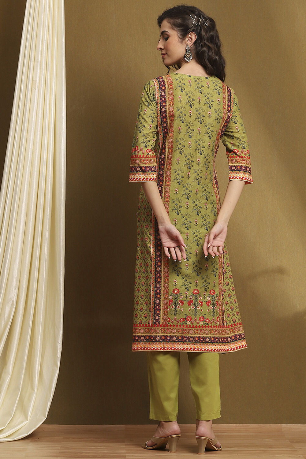 Moss Green Cotton Floral Printed Straight Suit Set image number 4