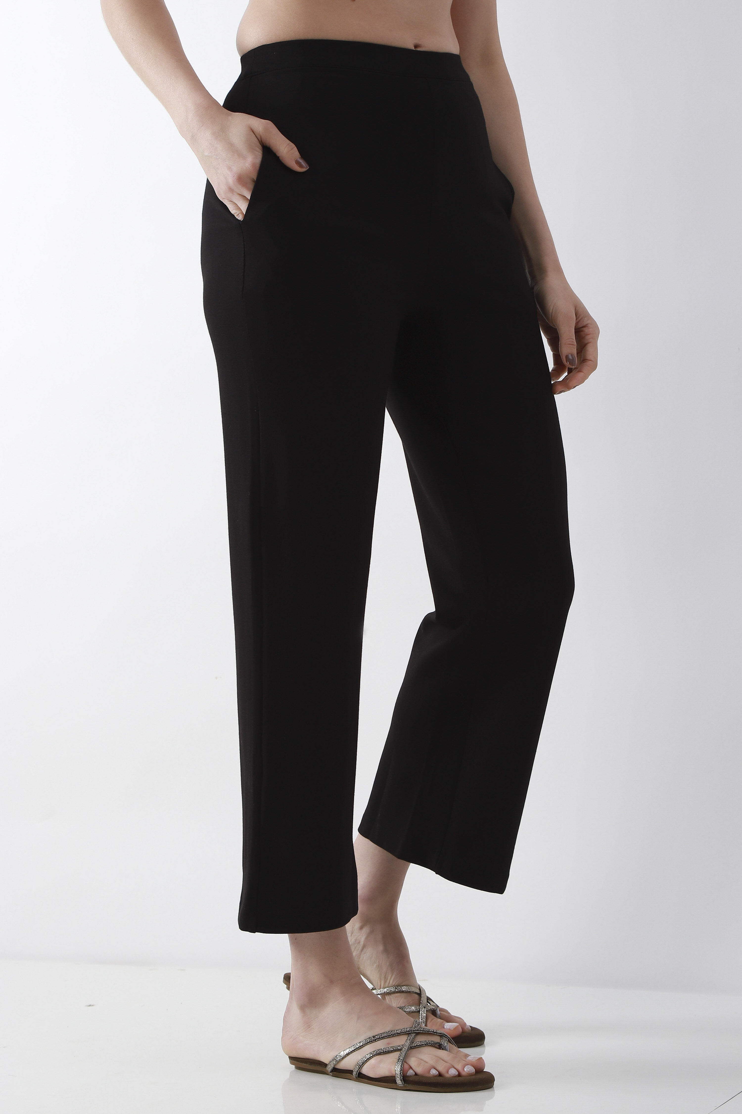 Black Solid Wide Leg Pants image number 3