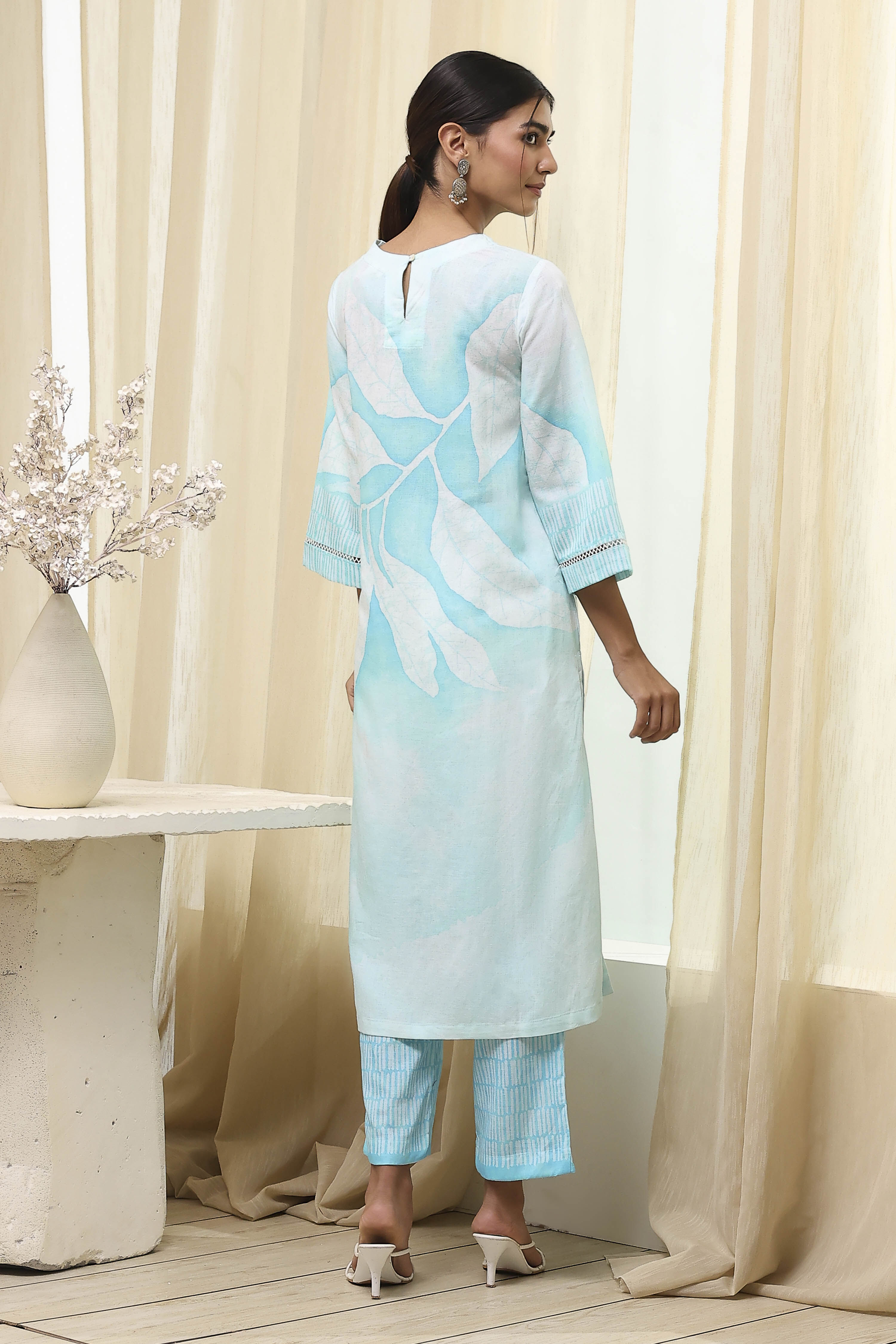 Turquoise Floral Printed Straight Kurta Set image number 4