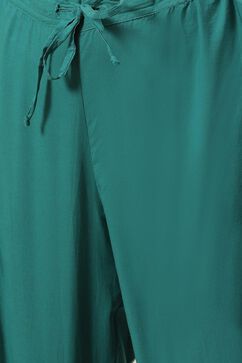 Peacock Green Printed Straight Kurta Regular Pants Suit Set image number 2