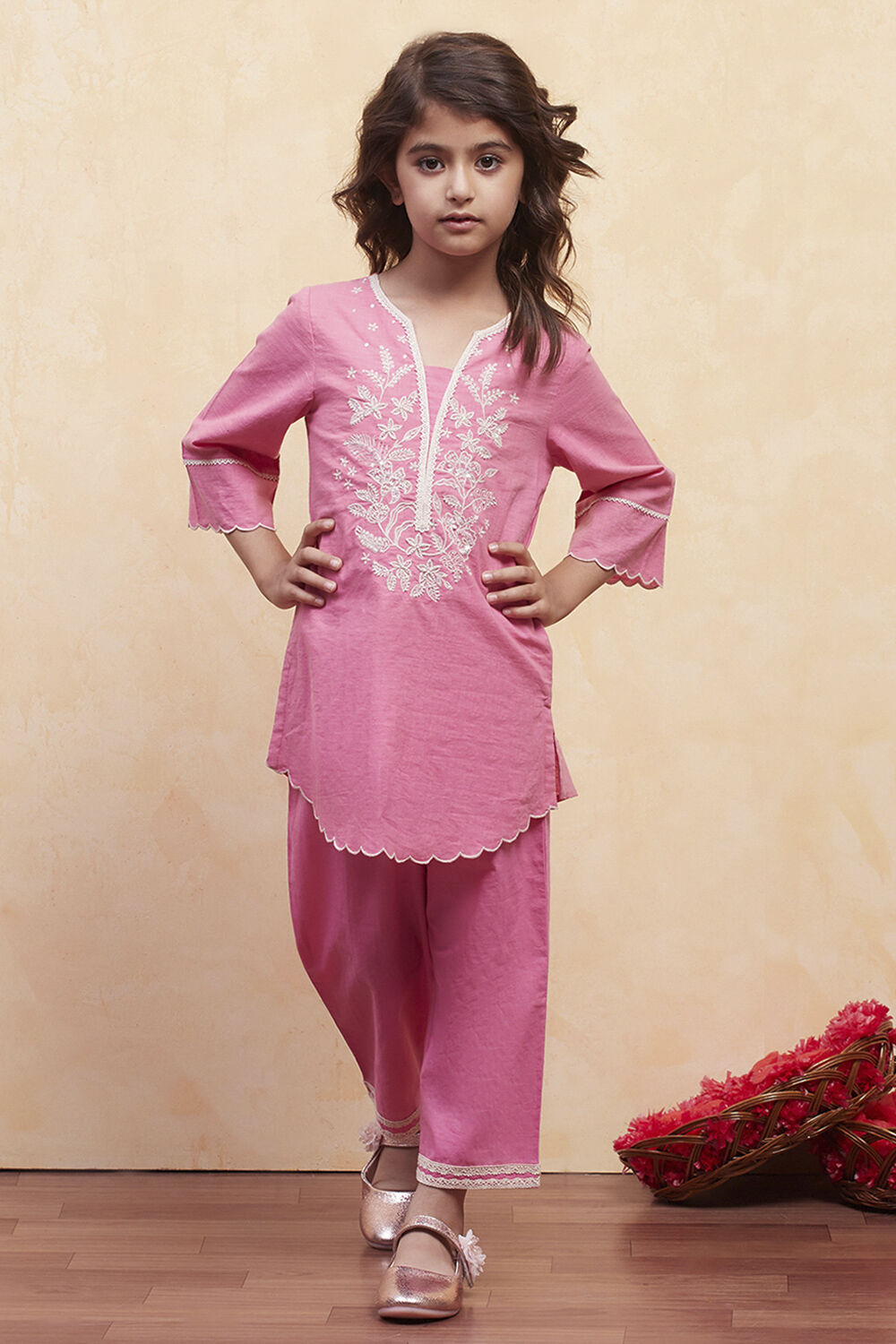 Pink Cotton Solid Straight Suit Set image number 6