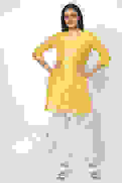 Yellow Poly Cotton Short Yarndyed Kurti image number 4